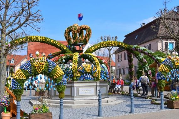 Gesamtansicht 2019 mit den Hasen auf dem Jakobsweg